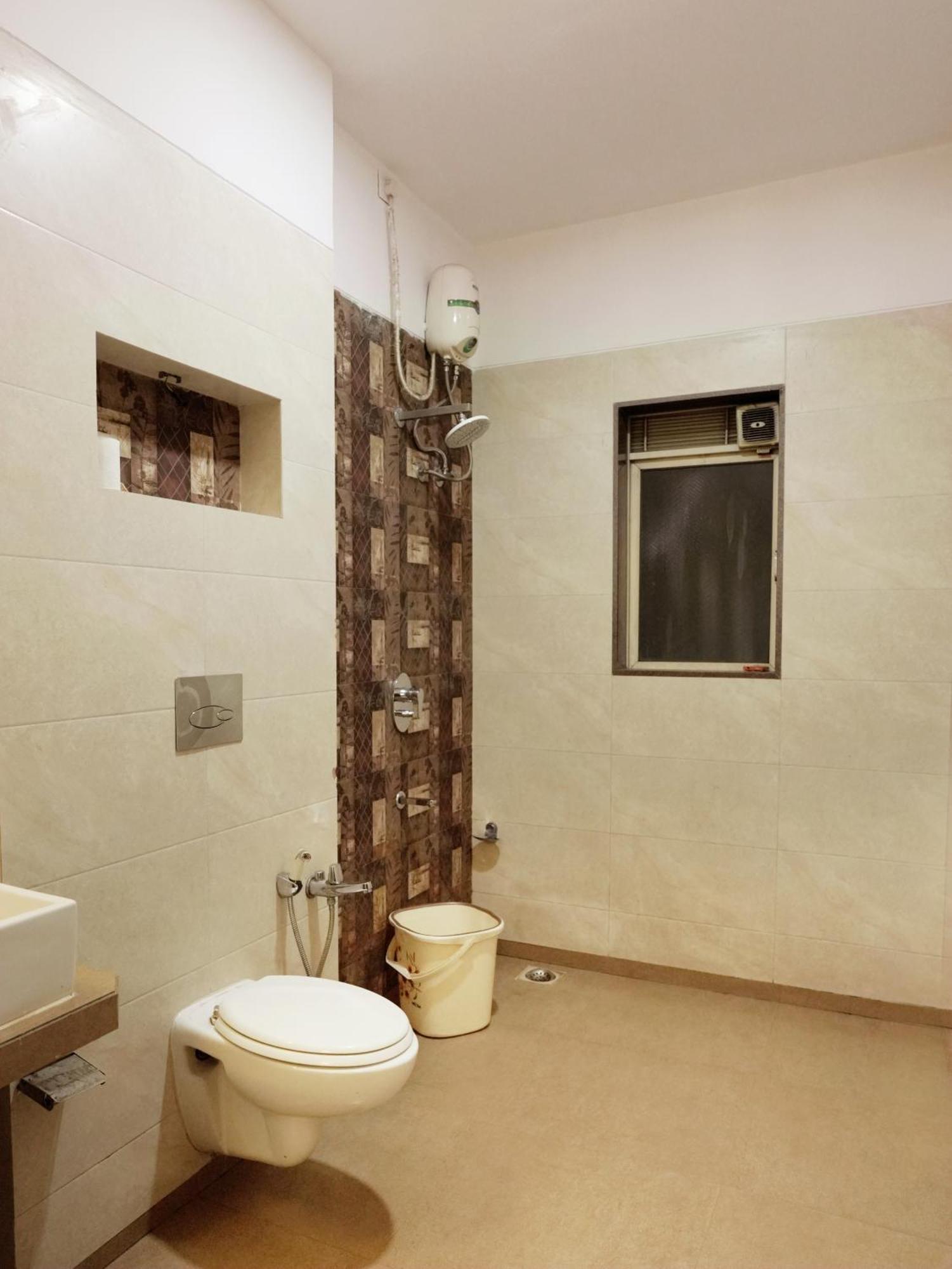 Hotel Kushala Executive Inn Тхане Экстерьер фото