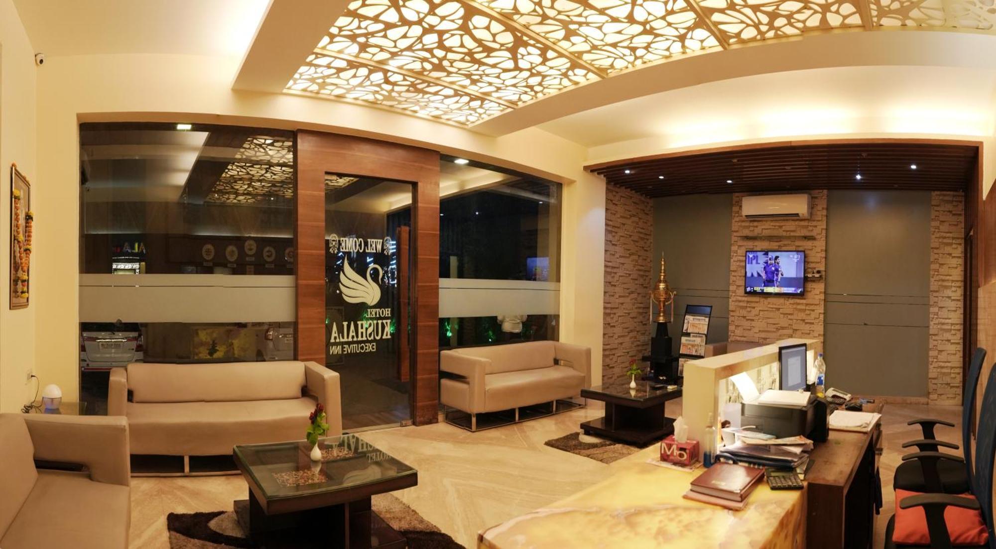 Hotel Kushala Executive Inn Тхане Экстерьер фото