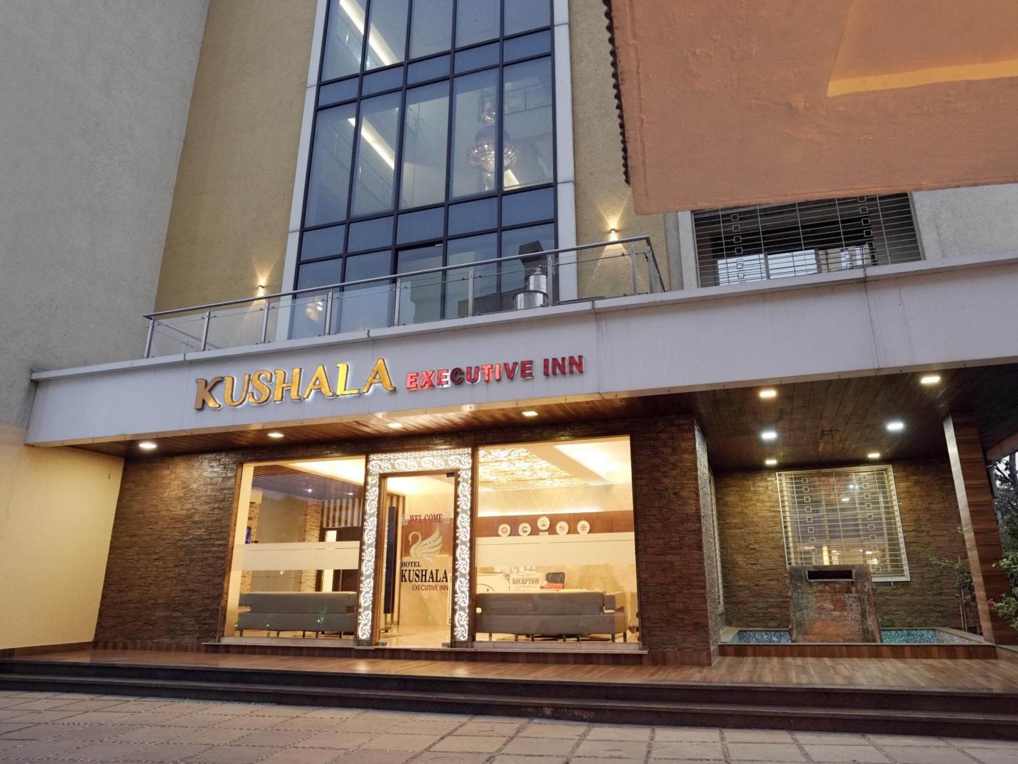 Hotel Kushala Executive Inn Тхане Экстерьер фото